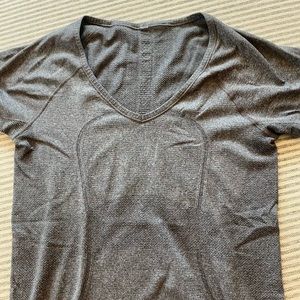 Lululemon swiftly shirt